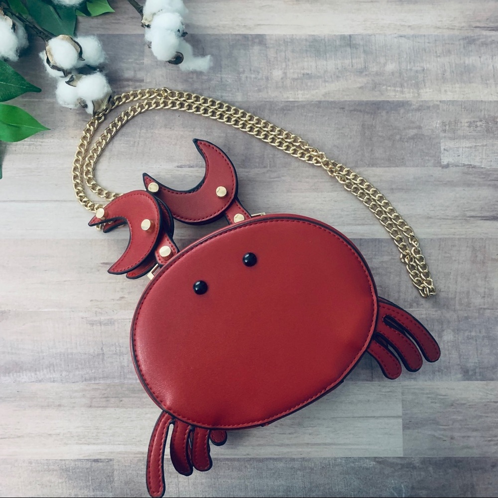 Boutique | Red Crab Crossbody